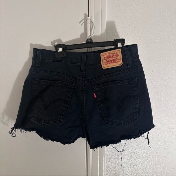 Levi’s Black Cut-Off Jean Shorts Non-Stretch Size 6 Relaxed Fit - Picture 3 of 8